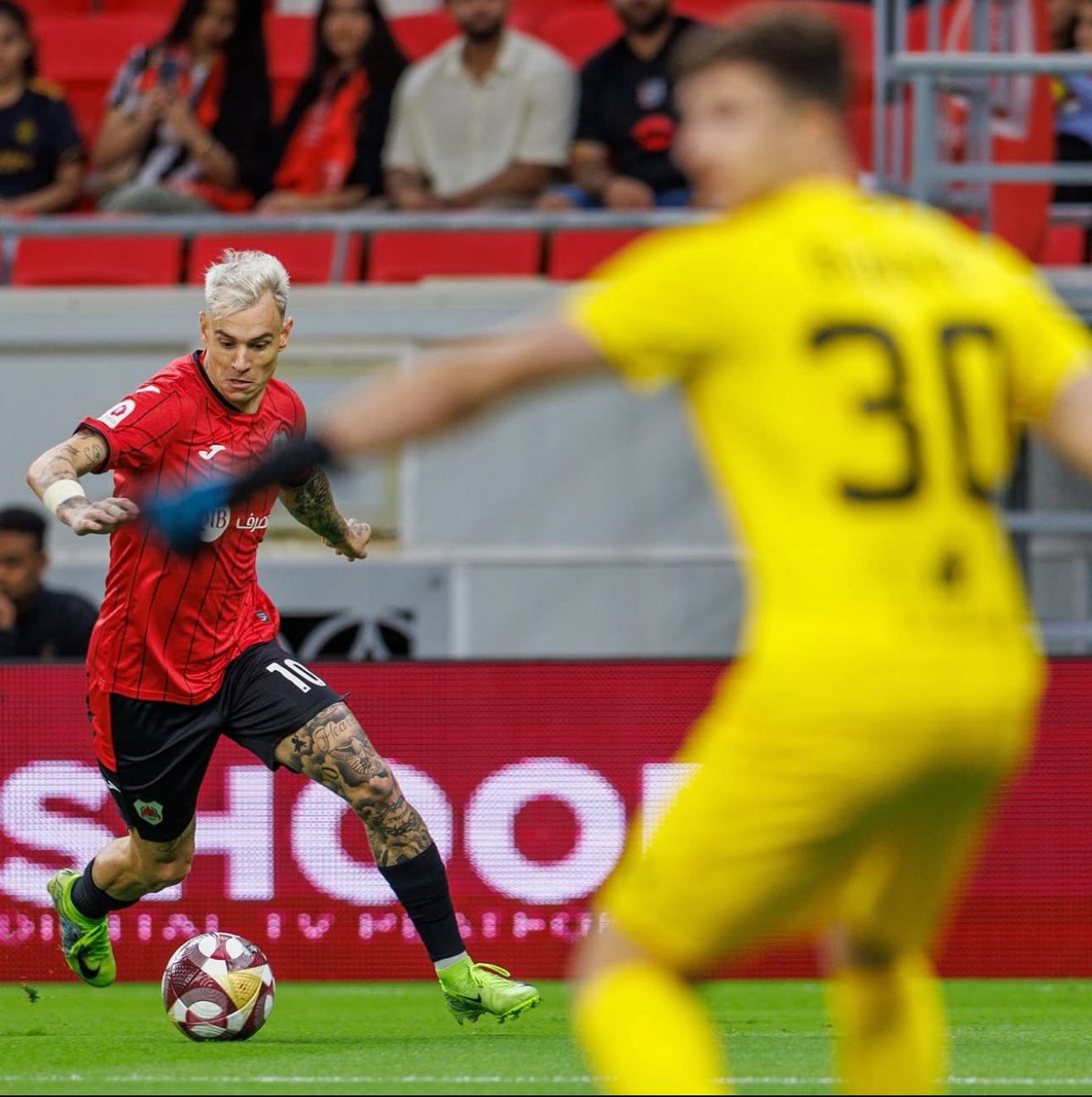 ياخوان عندنا لاعب ايقوني لاعب تاريخي مايتعوض تجديده اصبح المطلب الاول 

ماشاء الله بس ❤️❤️❤️❤️