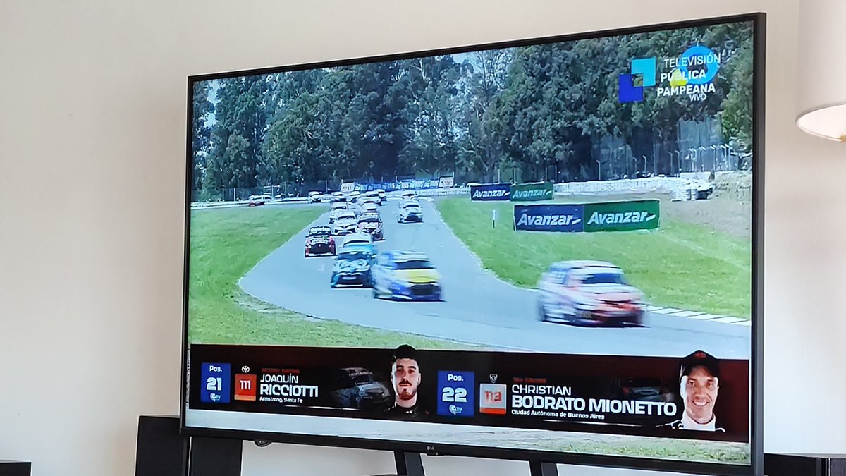 Ahora tenemos a <a href="/joacocafaro/">Joaquín Cafaro</a> largando 10mo en Clase 2 del TN en Río Cuarto. Peleando el campeonato argentino.