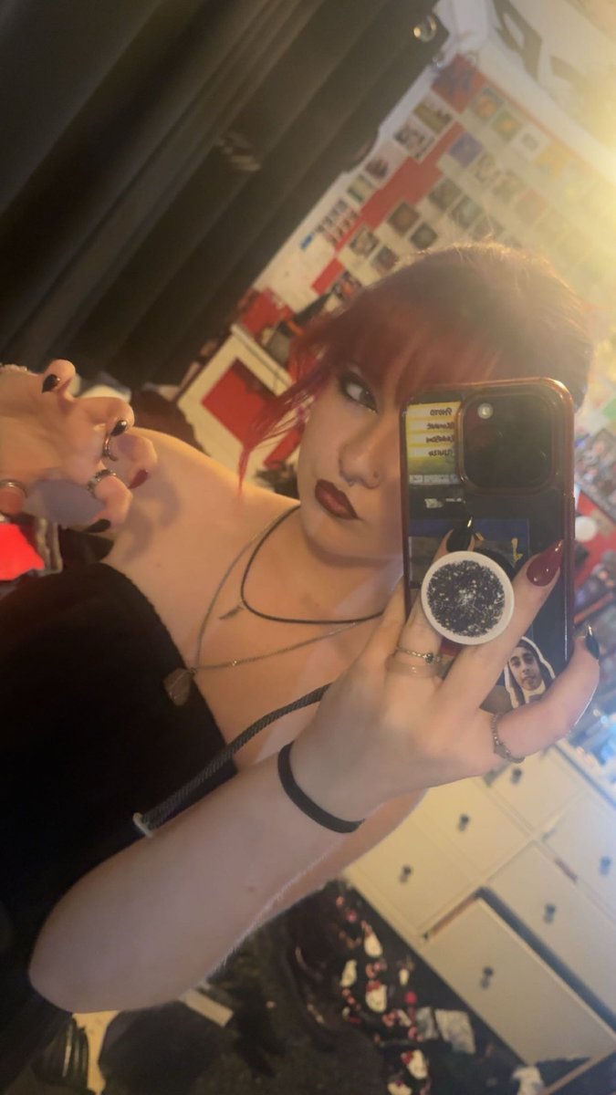 agentarrow007's tweet image. If I meet Emily tonight. I may cry 🙏🏻🙏🏻
@emilyhoszowski 

ANYWAYS. THE PALAYE ROYALE FIT FOR VIP X