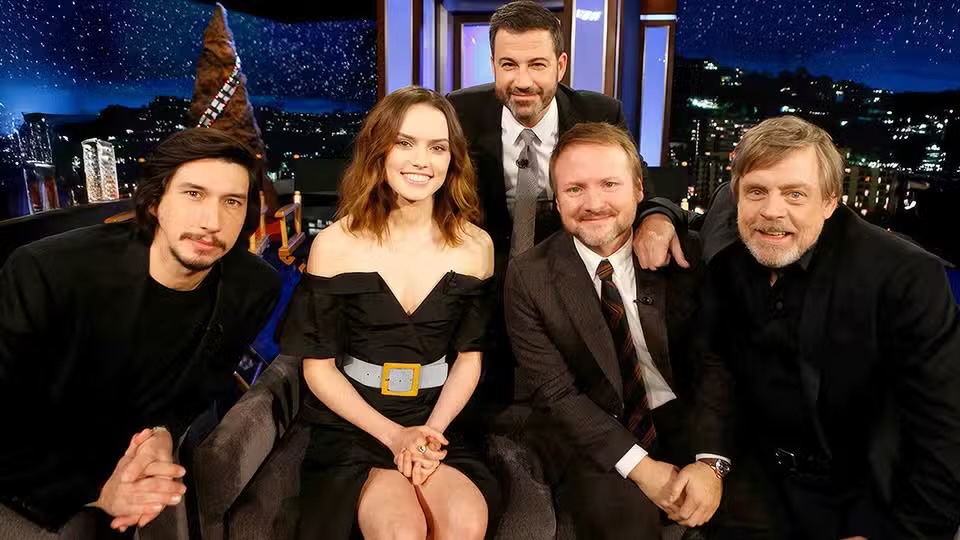 farkingfangirl's tweet photo. Look at them 😭😭😭 Please Rian we need this to happen. #TheHuntForBenSolo https://t.co/nzgYA3ilyr