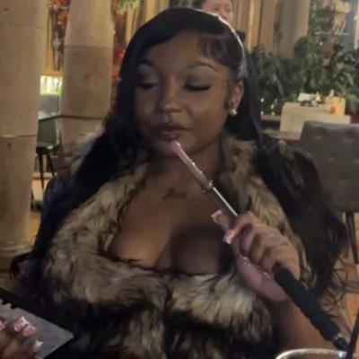 _CrownPrincess1's tweet photo. #NewProfilePic https://t.co/YYMXa87J7I