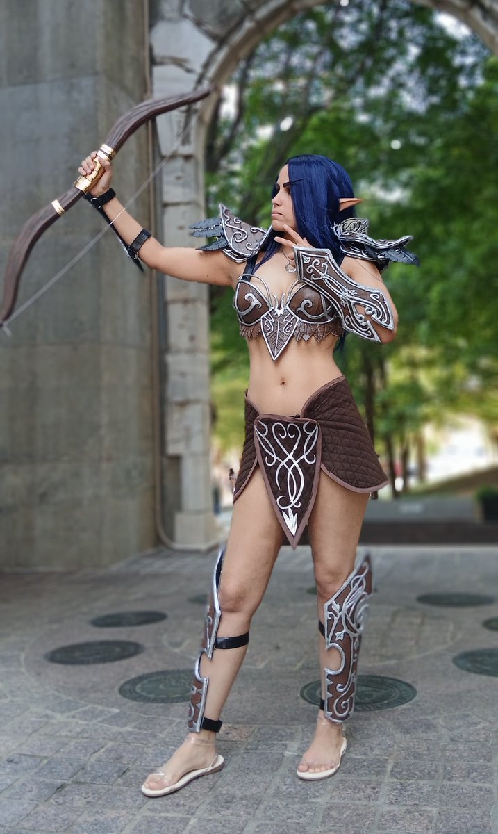 What am I doing with this bow? I'm doing my best. 🌟