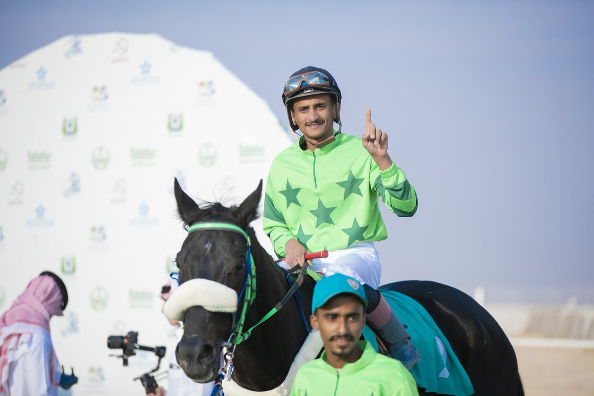 نتائج الأشواط من الحفل الأول
على كأس ميدان فروسية حفر الباطن 🏆
”للموسم 2025-2026”
 
( الشوط الثاني )
🐎 | الجواد: أبراهام
◻️ | المالك: فواز عوض الديحاني
◻️ | المدرب: نواف فهد الديحاني 
🏇 | الخيّال: مشاري العيسى
🏁 | المسافة: 1400م
⌛️ | التوقيت الزمني : 1:36:49