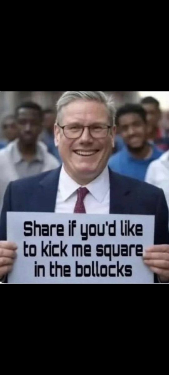 BillyBondsMBE's tweet image. The facial expression says a lot, he couldn&apos;t give a fuck, the traitorous cunt 😡