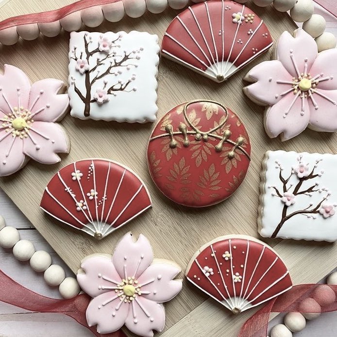 Happy, happy birthday to one of my favorite people ever, @wallowind 🐻🤍

May your days always be sweet as you (and all the cake and desserts I’m sending your way 😝)