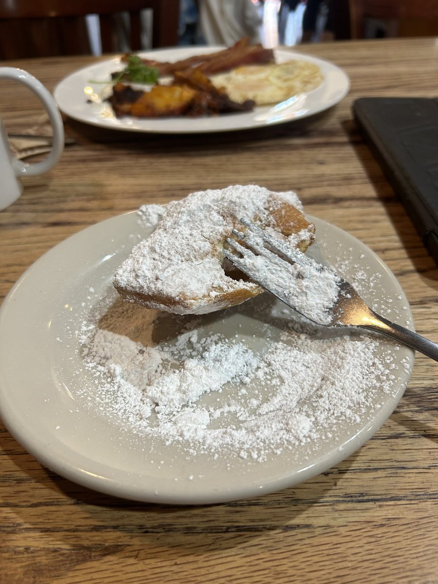 kmcsween's tweet image. Had a little time this morning to stop by a creole breakfast spot and get the beignet. My favorite memory of my great grandmother was stopping by her house after mass and she would fry me beignets. I miss you Granny. No one makes them like you!