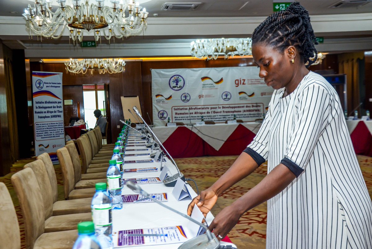 RfldOrg's tweet image. 🇸🇳 INSTALLATION FINALE DES STAFFS : Le Réseau des Femmes Leaders pour le Développement (RFLD) réunit plus de 40 Représentants Etatiques - Organisations de la Société Civile - Acteurs des Médias - Officiels de l&apos;Union Africaine à Dakar du 10 au 12 novembre 2025 pour une…