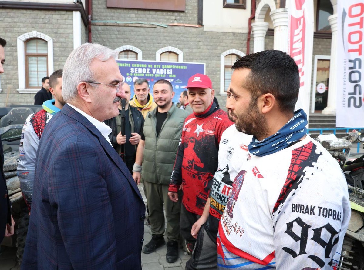 📍Rize / Çayeli

Senoz Vadisi’nde düzenlenen Türkiye Enduro ve ATV Şampiyonası  ödül töreniyle sona erdi. 🏁

Heyecan dolu yarışların ardından dereceye giren sporculara ödülleri takdim edildi.

Emeği geçen herkese teşekkür ediyor, tüm sporcularımızı tebrik ediyorum. 🇹🇷