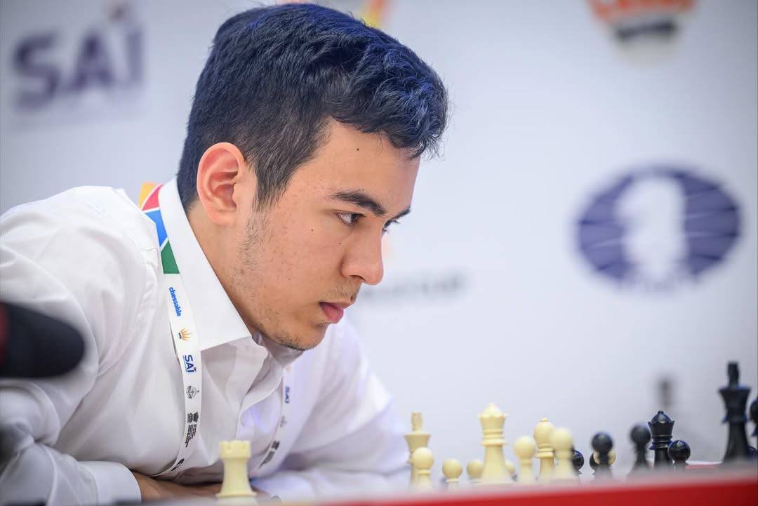 Yalangoch qizlar, bodibilding, jinsiy aloqa Retro porno aldash kino