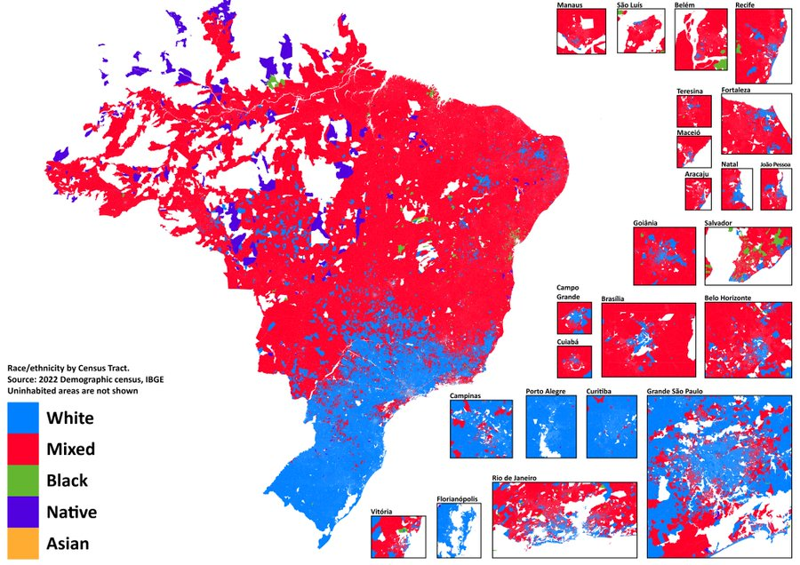 UFCLivStream's tweet photo. 🇧🇷 Esse mapa é uma aberração — “pardo” englobando pretos e até indígenas distorce tudo. É impossível o Brasil ter tão poucos negros. Basta olhar a seleção, o UFC, os famosos ou uma praia no Rio/NE. A realidade é bem diferente. #Brasil #Demografia #Identidade #UFC https://t.co/FS8jWo83sl