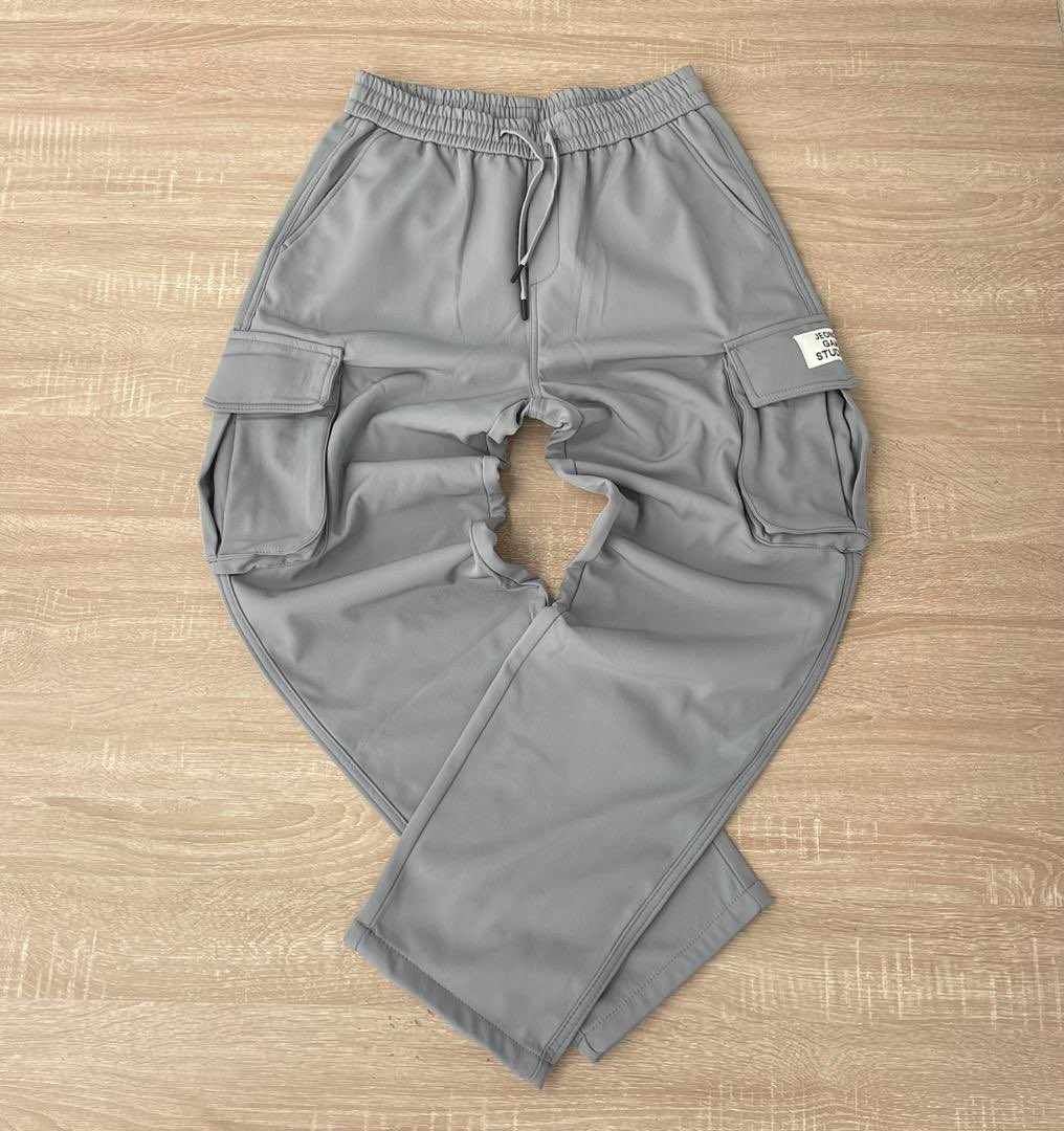 ¢250.00 - payment on delivery.

Shop here: wa.me/233550814430