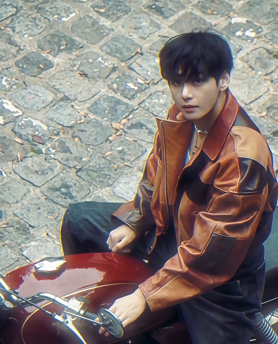 Taehyungimpact's tweet photo. THE COOLEST https://t.co/cMK9NIq4iI