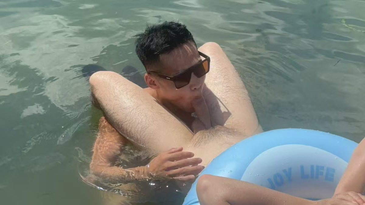 还是水里好玩一点。看主页