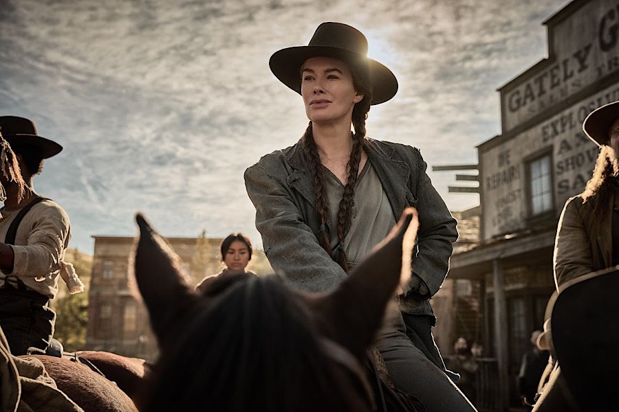 Lena Headey and Gillian Anderson are going head to head in The Abandons. Here’s a trailer for the Netflix Western: buff.ly/h88gkbe