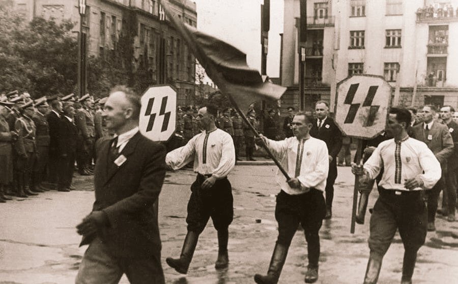 Украинцы встречают новый 1944 год.