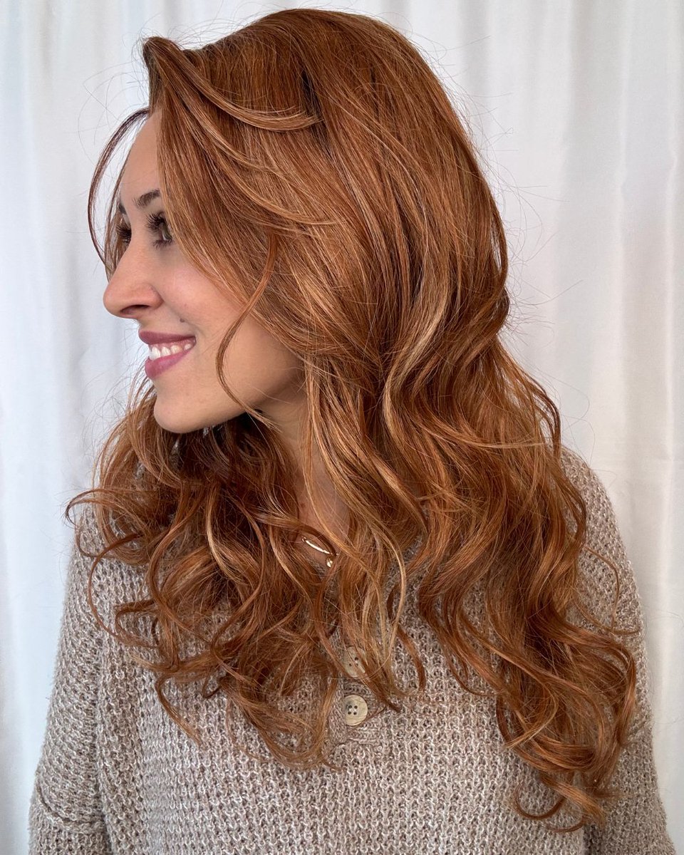 pattispearls's tweet image. The weather&apos;s getting cold ❄️ so we&apos;re keeping it hot with this gorgeous style! ❤️‍🔥 Shakerato by #BelleTress in Sumptuous Strawberry 🍓💋

Shop it here: wigsbypattispearls.com/products/shake…

#wigsbypattispearls #thinhairsolutions #tryon #alternativehair #hairlosssolutions #hairconfidence