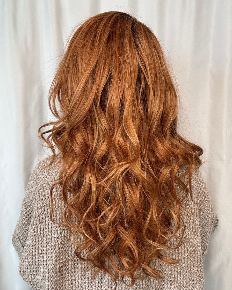 pattispearls's tweet image. The weather&apos;s getting cold ❄️ so we&apos;re keeping it hot with this gorgeous style! ❤️‍🔥 Shakerato by #BelleTress in Sumptuous Strawberry 🍓💋

Shop it here: wigsbypattispearls.com/products/shake…

#wigsbypattispearls #thinhairsolutions #tryon #alternativehair #hairlosssolutions #hairconfidence