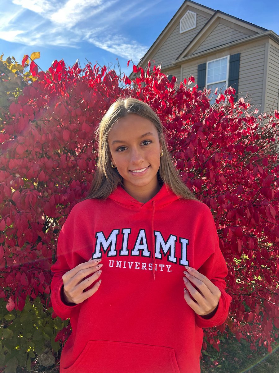 ZRoberts2026's tweet image. After conversations with my family and coaches, I&apos;m extremely excited to announce my commitment to run Track at Miami University !!  🏃‍♀️🏃‍♀️
@MiamiOH_XCTF 
@BHSGoBigBlue 
#TrackandField #Committed 
#Next4