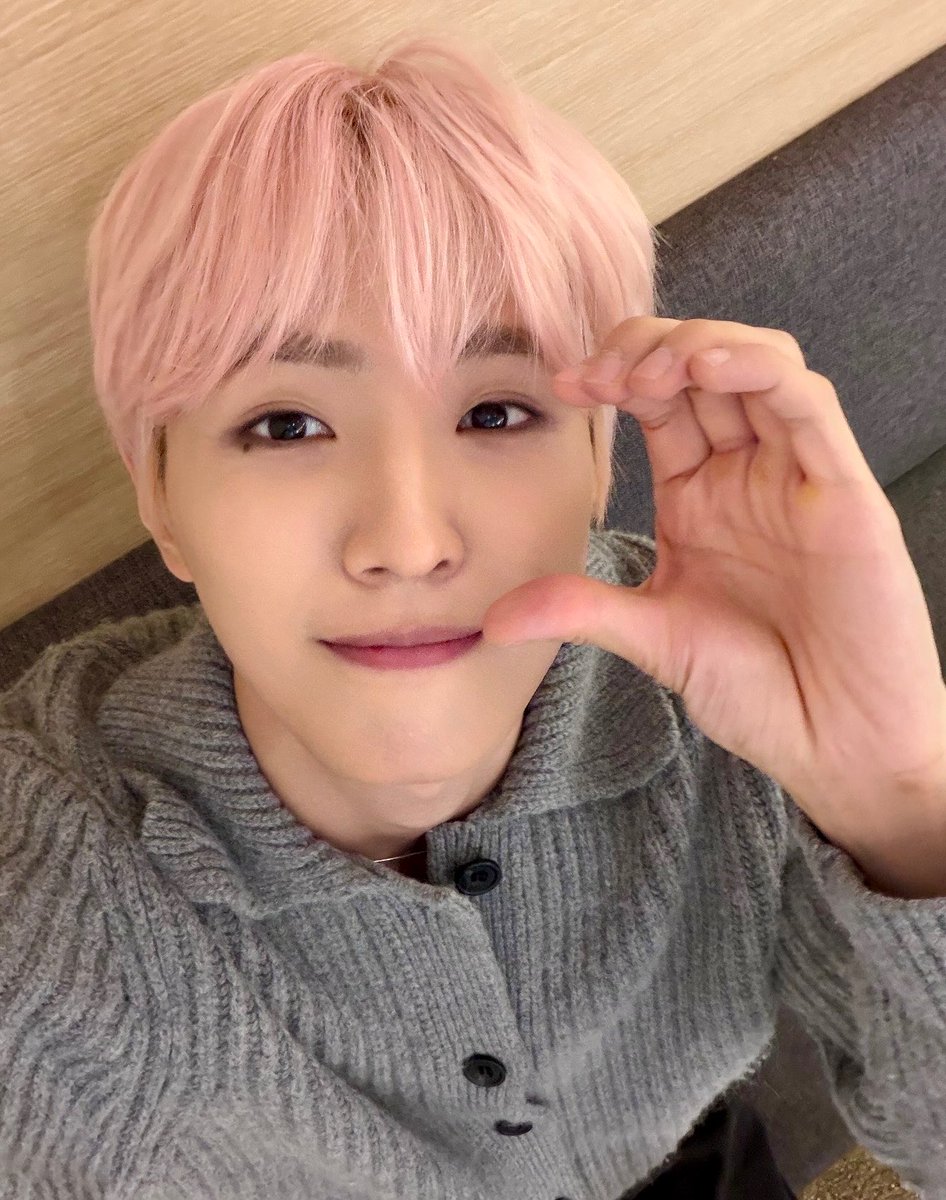 02YH17's tweet image. 🦌 [photo]
🦌 [photo]
🦌 [photo]
🦌 goodnight 🩷

#YONGHEE #용희 #CIX #씨아이엑스