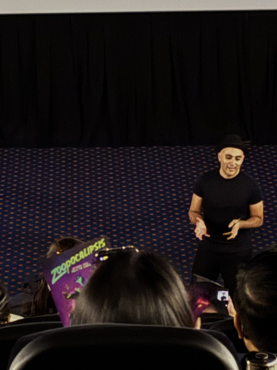 El día de hoy asistimos a la función de prensa de #Zoopocalipsis gracias a nuestros amigos de <a href="/DiamondFilmsMex/">Diamond Films México</a>, donde se contó con la participación de su co-director Rodrigo Pérez-Castro. ¡Disfrútala en cines a partir de este 13 de noviembre! 🧟🐾