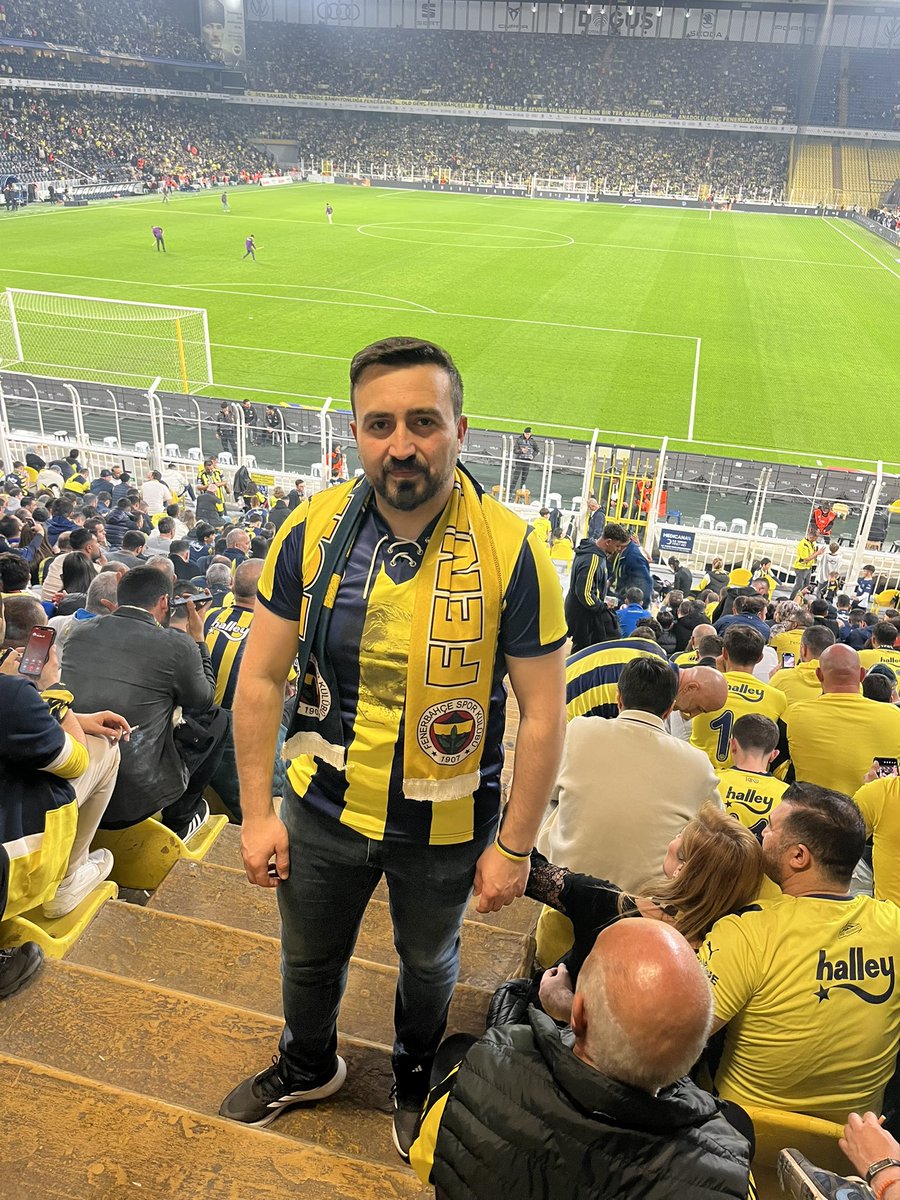 msnar36_5's tweet photo. Ayağım uğurlu geldi 💛💙 https://t.co/jnR4vQPPOJ