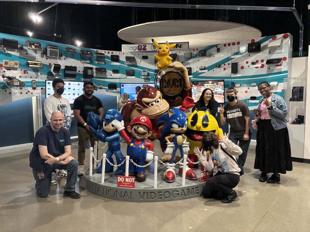 Sunset_Archive's tweet image. Had a BLAST in Dallas with friends at Sonic Expo! Was so great to meet with old friends and new friends alike 😄 Was my first con and cosplay experiene! Also checked out the National Video Game Museum and Meow Wolf!!! Had so much fun and can’t wait to do it again next year 🤩