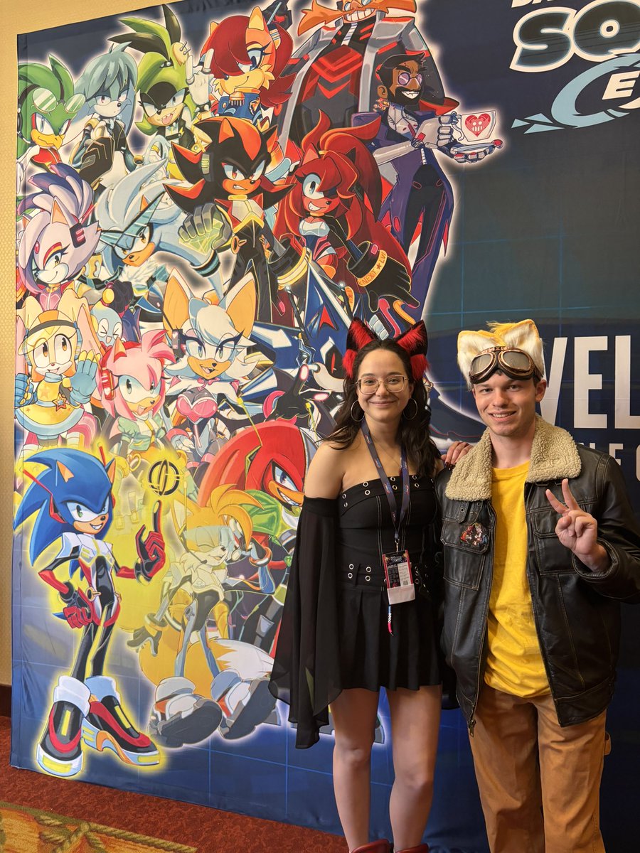 Sunset_Archive's tweet image. Had a BLAST in Dallas with friends at Sonic Expo! Was so great to meet with old friends and new friends alike 😄 Was my first con and cosplay experiene! Also checked out the National Video Game Museum and Meow Wolf!!! Had so much fun and can’t wait to do it again next year 🤩