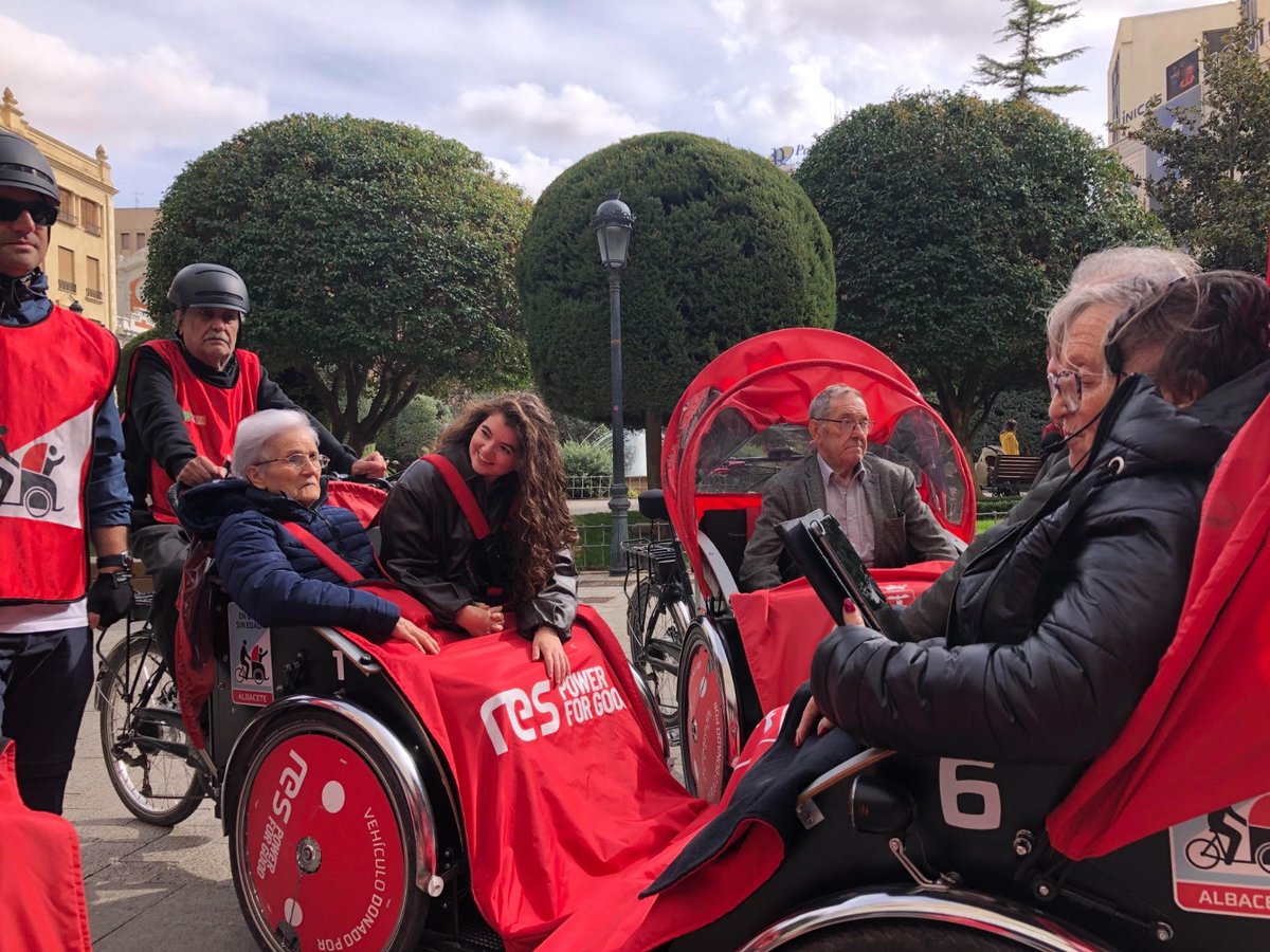 El 31 de octubre, en el paseo temático de la ONG <a href="/EBSEAlbacete/">En Bici Sin Edad - Albacete</a> tratamos de recordar algunos de los cines más antiguos 📽️🎞️📽️ de la ciudad de #albacete (casi todos ellos, desafortunadamente, desaparecidos ...).