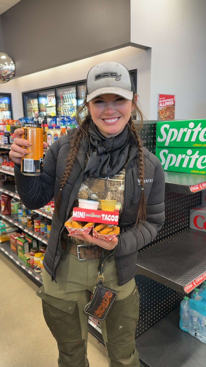 catfishgirh's tweet photo. Canโt start the day without my essentials โ tacos, caffeine, and a good attitude ๐๐ฎโก
#FuelForTheHunt #CamoLife #OutdoorVibes #RoadSnack #DSGOutdoors #TacoFuel https://t.co/uVDzOtASUE