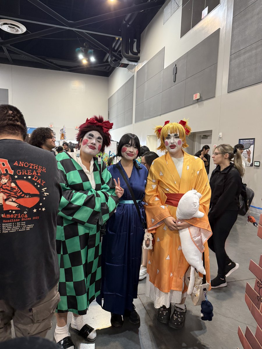 S Tier cosplay at Anime Expo Chibi in Ontario.

Always love attending events as a vendor