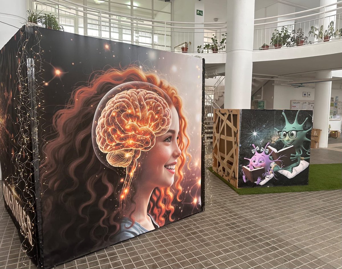 CEIPVdeSacedon's tweet image. 🧠✨¡Arranca el Proyecto #Conexiones !📚

Este curso viajamos al interior de la mente junto a Nita y Narona, dos neuronas que necesitan nuestra ayuda para despertar. 📚

Leyendo, jugando y trabajando funciones ejecutivas.💬

#Conexiones2030 #BibliotecaEscolar #VSVidaSana