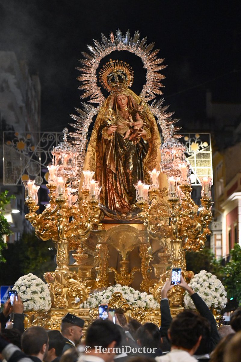 hermidoctorfoto's tweet photo. Procesión de Nuestra Señora del Amparo de la Parroquia de la Magdalena. @r_peccatorum
@CarmenDSalteras
#Amparo25 #GloriasSevilla25 https://t.co/kQTOJocsL3