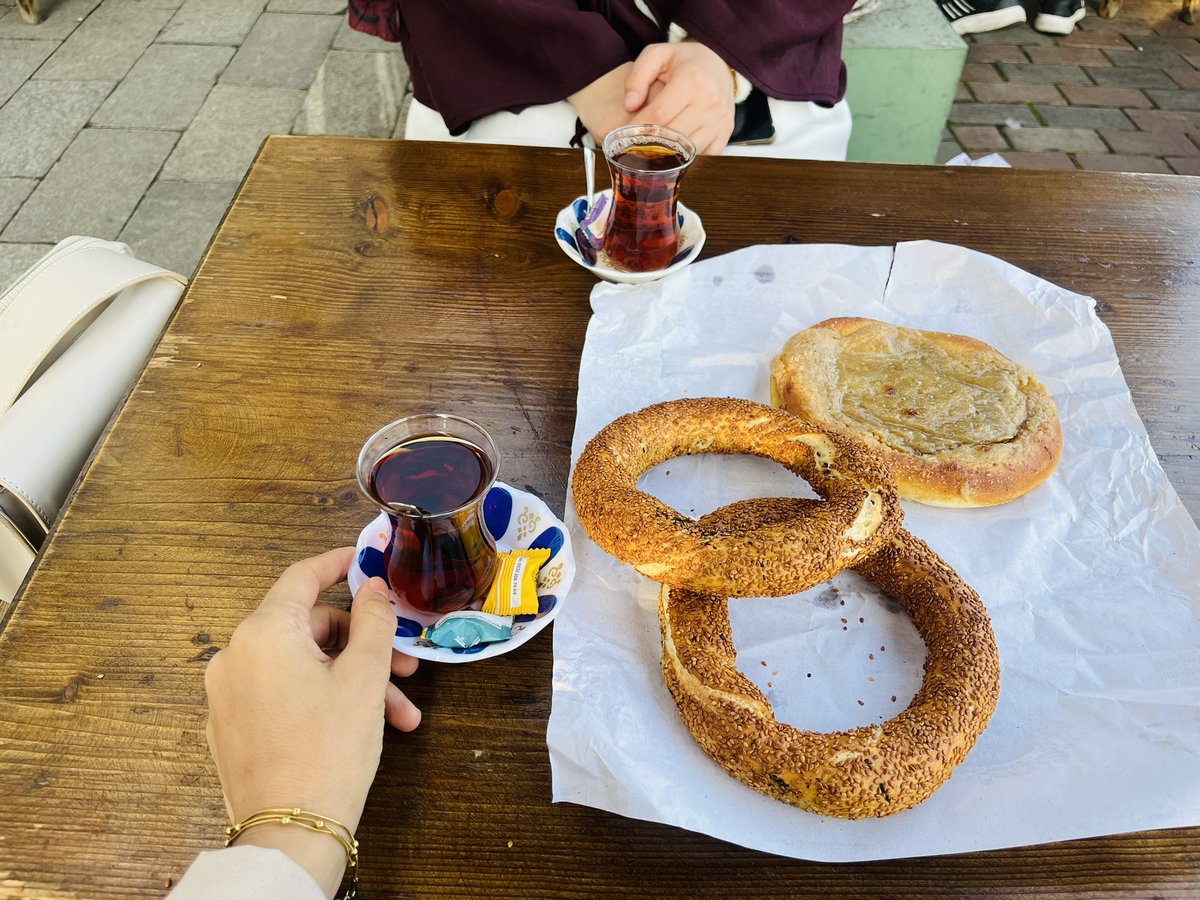 md_merved's tweet photo. En sevdiğim yerde 
En sevdiğimle @betulbetbetul 🍂♥️ https://t.co/JQoXd7WnFj