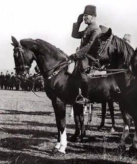 “Benim naçiz vücudum elbet bir gün toprak olacaktır, ancak Türkiye Cumhuriyeti ilelebet payidar kalacaktır."

Devletimizin ve Cumhuriyetimizin banisi, İstiklal Mücadelemizin Başkomutanı Gazi Mustafa Kemal Atatürk’ü rahmetle anıyoruz. 

İstiklal Mücadelemizdeki ruhla, inançla ve