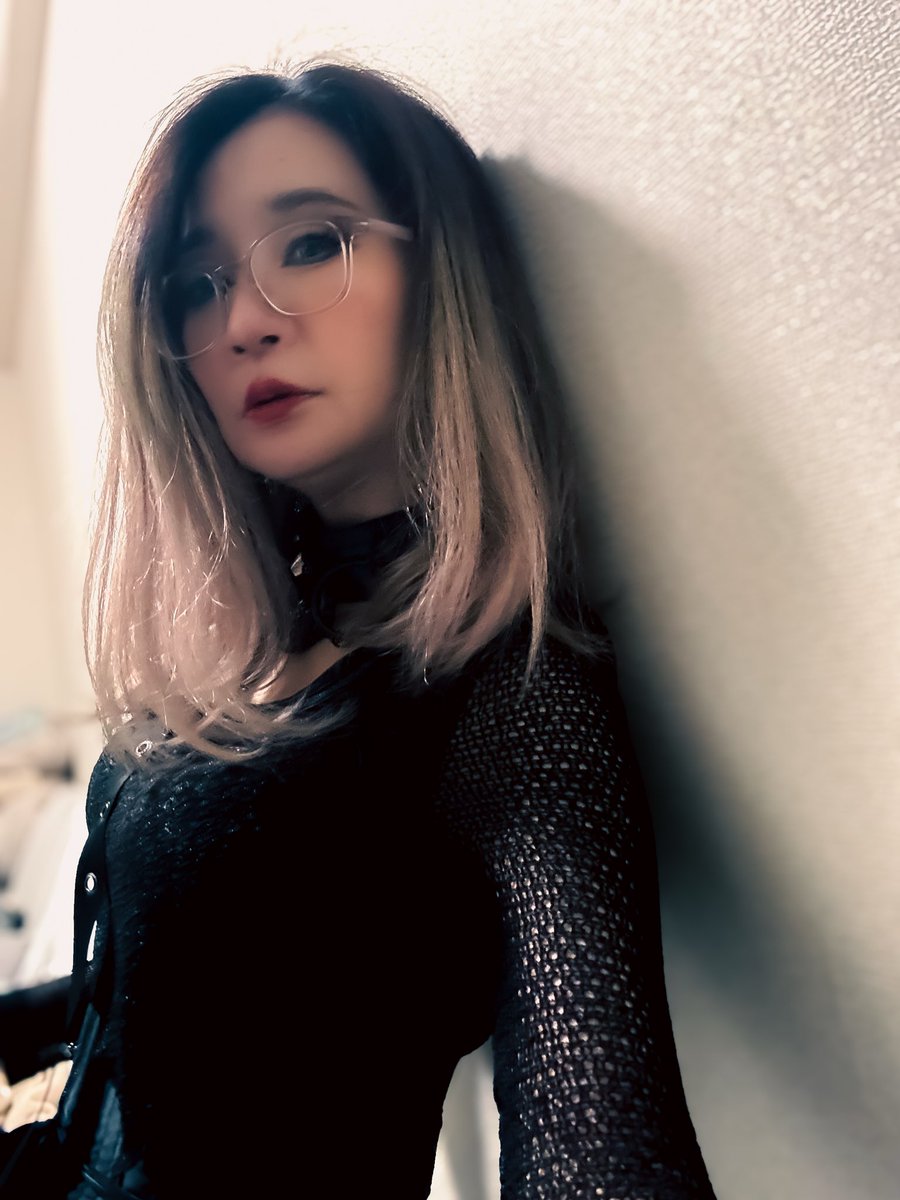 おはようのあさ！
これは別メガネ！
やさしさメガネ！
優しさ１００%！
実際のところは？
そうでもないな！

実家の用事が火曜だったか水曜だったかわからなくなりました。
それとまたシャドゥヴァーンです。
でもついついイイネェ押しちゃう…