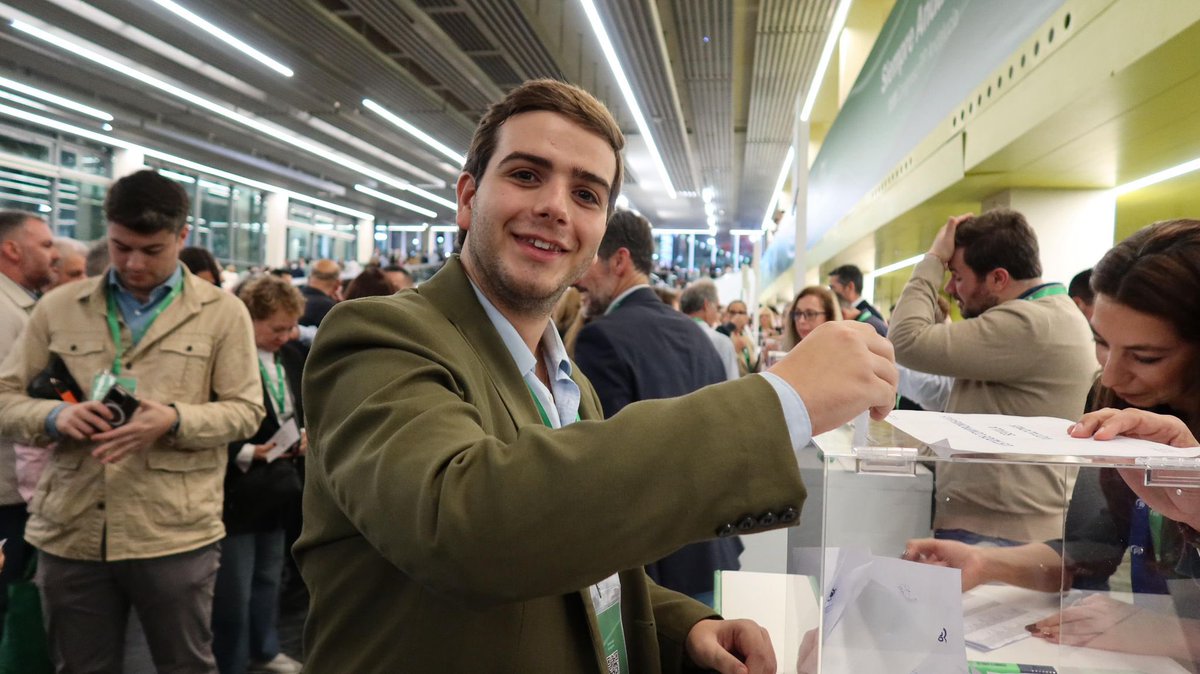 ijaguilar_'s tweet image. Andalucía está cambiando, y lo hace gracias a un liderazgo firme, moderado y valiente.

En el XVII Congreso del @PPAndalucia seguimos construyendo el futuro junto a @JuanMa_Moreno.

#SiempreAndalucía 💚