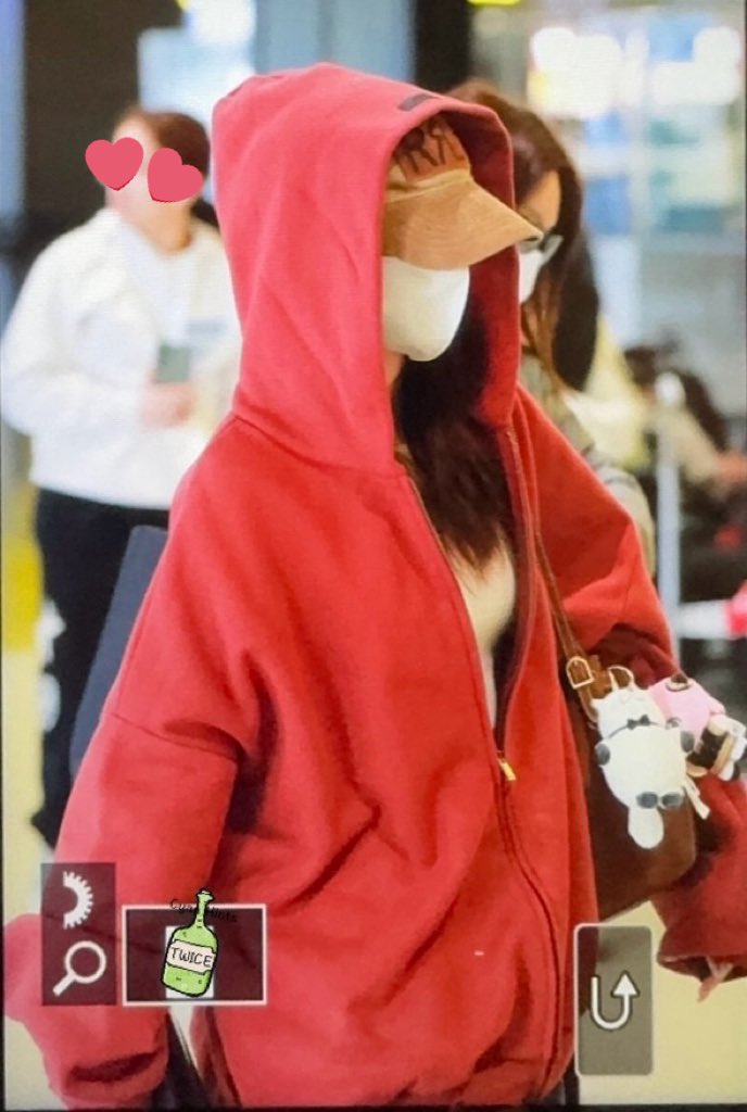 Cyan Hints tweet media