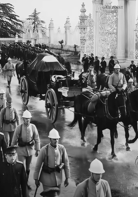 Başkomutan, ebediyete giderken gökyüzü de ağlıyordu...