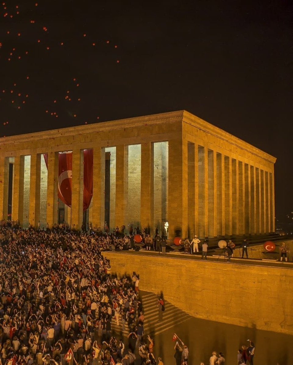 GAZİ MUSTAFA KEMAL ATATÜRK'Ü RAHMET VE MİNNETLE ANIYORUZ... ilelebet 
#10kasım1938