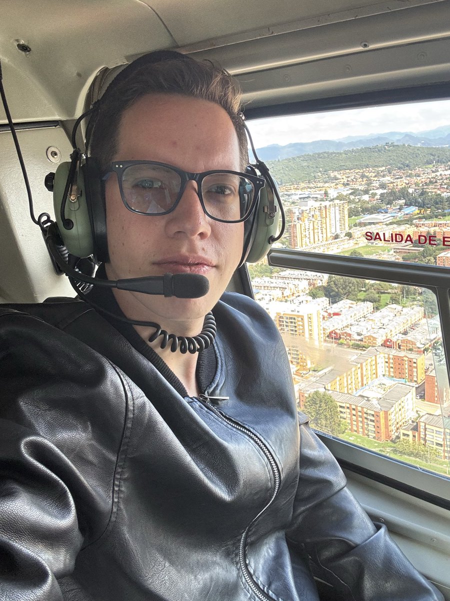 daniisalazz's tweet image. Fue una grata experiencia conocer Bogotá desde el aire. Un sueño más cumplido. Vale la pena cada esfuerzo