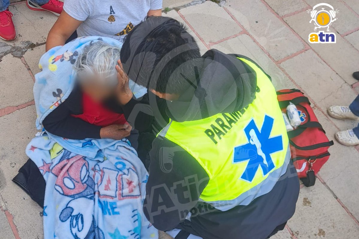 🚨⛪ #ATiempo
Una mujer de 78 años resultó lesionada tras caer en los escalones de la Basílica de Ocotlán, en #Tlaxcala.
Paramédicos de Protección Civil la atendieron por contusión en el fémur y hematoma craneal.
Fue estabilizada y quedó al cuidado de sus familiares.