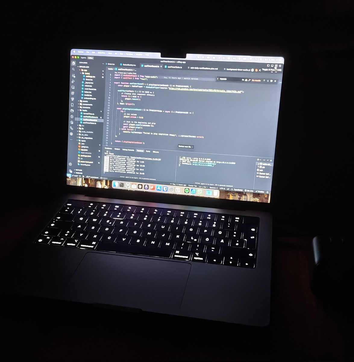 programonaut's tweet image. Some coding in the dark today 😜