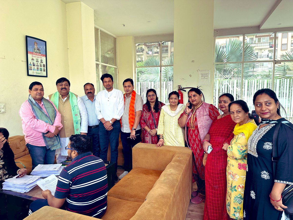 SIR - मतदाता गहन पुनरीक्षण अभियान के अंतर्गत #बिसरख_मण्डल_भाजपा के रेयान शक्ति केंद्र पर मंडल अध्यक्ष, संयोजक, बूथ अध्यक्षों और BLA के साथ कार्यक्रम के मुख्य प्रवक्ता के रूप में एक महत्वपूर्ण बैठक की। बैठक में सभी बूथ अध्यक्षों को मतदाता सूची के विशेष गहन पुनरीक्षण अभियान से