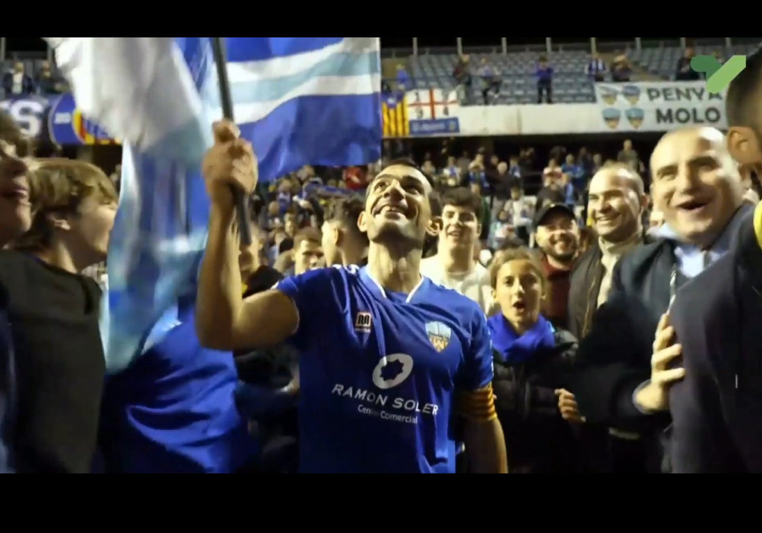 Això és el <a href="/LleidaCF/">Lleida CF</a> 👇🏻💙💙