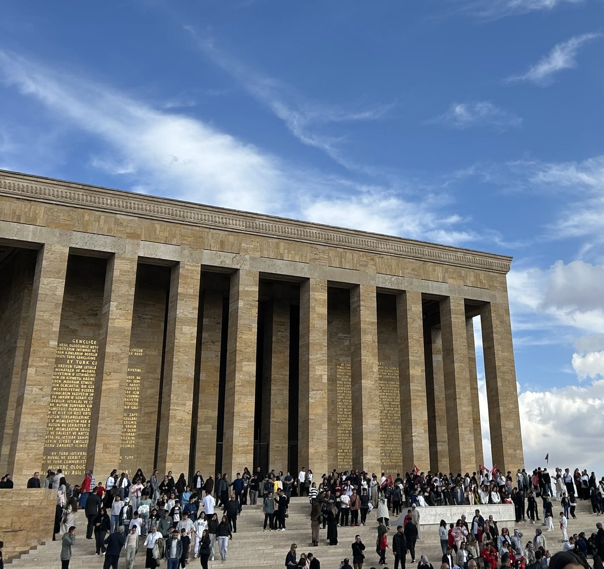 Elbet bir gün beni unutturmaya çalışanlar olacaktır ama Türk gençliği buna izin vermeyecektir…🇹🇷
#10kasım