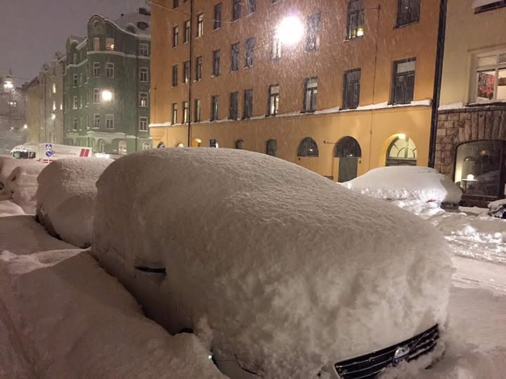 Minns ni?

Så här såg det ut den 9 november 2016 i centrala Stockholm, på dagen 9 år sedan.

Det var inte mycket som fungerade den dagen med de enorma mängder snö som föll på kort tid 😱