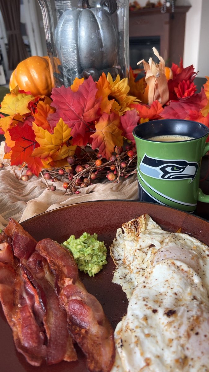 Let’s go <a href="/Seahawks/">xz* - Seattle Seahawks</a> ! 💙 Happy Sunday!