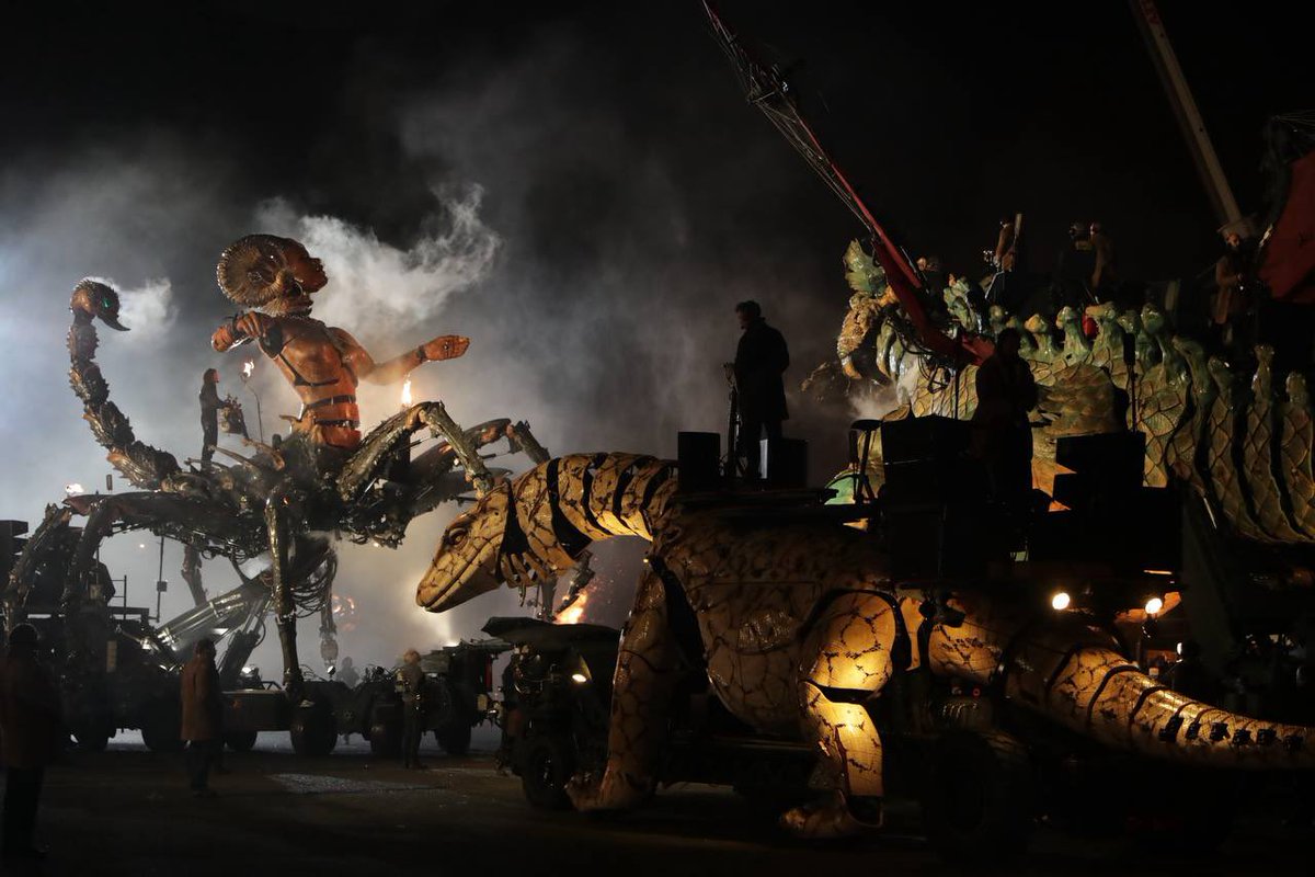 hautsdefrance's tweet image. Le Varan et le Dragon de Calais ont uni leurs forces pour un final grandiose !

👉 Trois jours d’émotion, de feu et de poésie qui ont fait vibrer toute la ville.

👏 Bravo à toutes les équipes 👏

Les #hautsdefrance, une grande terre de culture et de créativité.