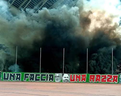 Juan_Veron1908's tweet image. Ο Χαλίφης είναι ύπουλος, κουτοπόνηρος και «αθόρυβος».

Αήττητος μέχρι τώρα με την πιο ευνοϊκή διαιτησία από όλους.

Μη ξεχνάτε, “Una razza una faccia”

Η νίκη σήμερα ήταν απέναντι στο σύστημα τους ☘️
#paofc