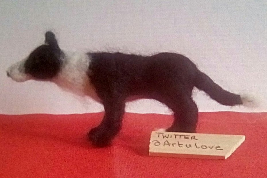 Hi my arty family Thought I would share my old #handmade needlefelted sheep dog. #sundayvibes